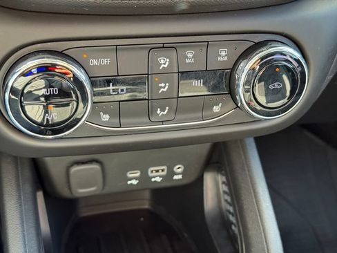 Certified 2023 Chevrolet TrailBlazer LT w/ Convenience Package FWD image 21