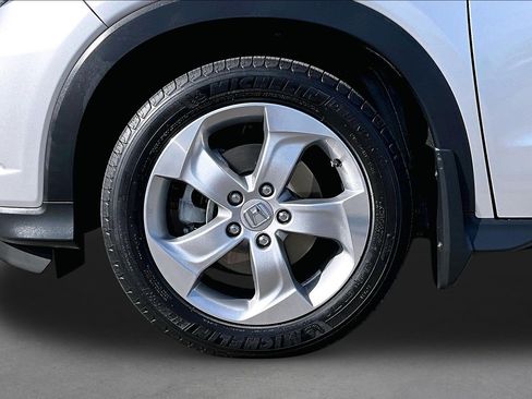 Used 2016 Honda HR-V EX image 8