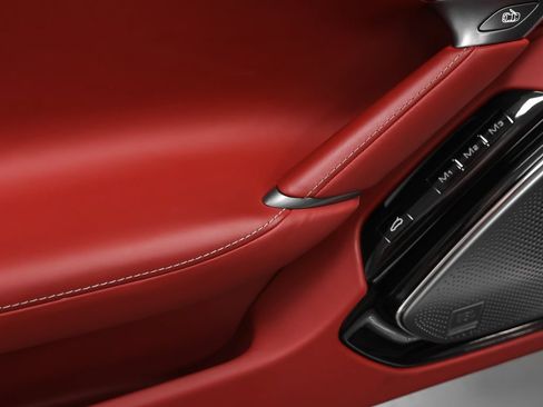 Certified 2025 Ferrari Roma Spider RWD image 79