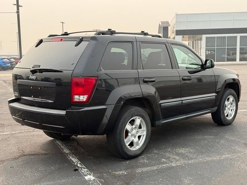 Used 2007 Jeep Grand Cherokee Laredo w/ Cargo Convenience Group AWD/4WD image 8