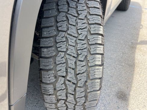 Certified 2020 Jeep Cherokee Limited AWD/4WD image 29