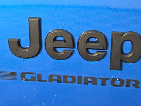 Used 2023 Jeep Gladiator Sport AWD/4WD image 31