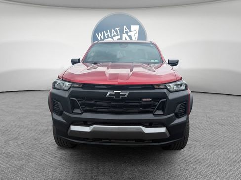 Certified 2024 Chevrolet Colorado Trail Boss w/ Technology Package AWD/4WD image 9
