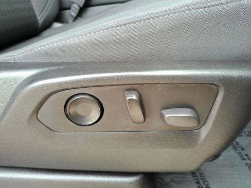Used 2021 Chevrolet Suburban LS RWD image 19