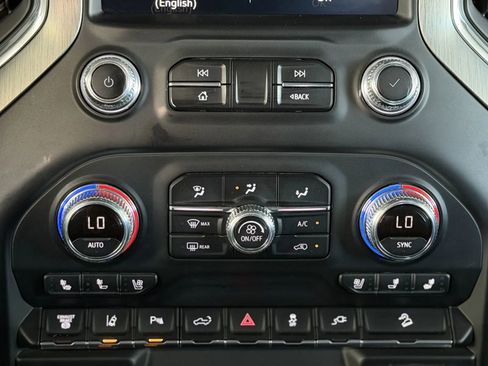 Used 2022 GMC Sierra 3500 Denali image 40
