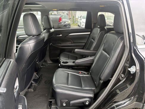 Used 2015 Toyota Highlander XLE AWD/4WD image 28