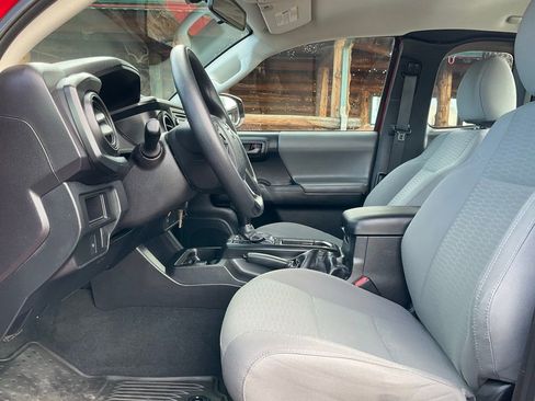 Used 2016 Toyota Tacoma SR5 image 34