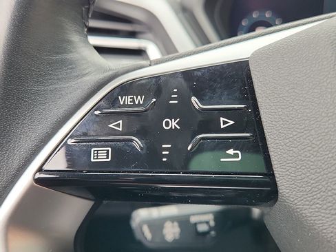 Used 2024 Audi Q4 e-tron Premium Plus image 22