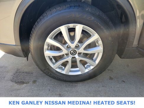 Used 2019 Nissan Rogue SV image 18
