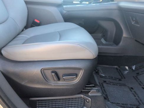 Certified 2023 Toyota Sienna XLE image 30
