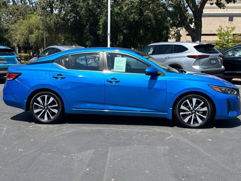 Used 2024 Nissan Sentra SV w/ SV Premium Package FWD image 2