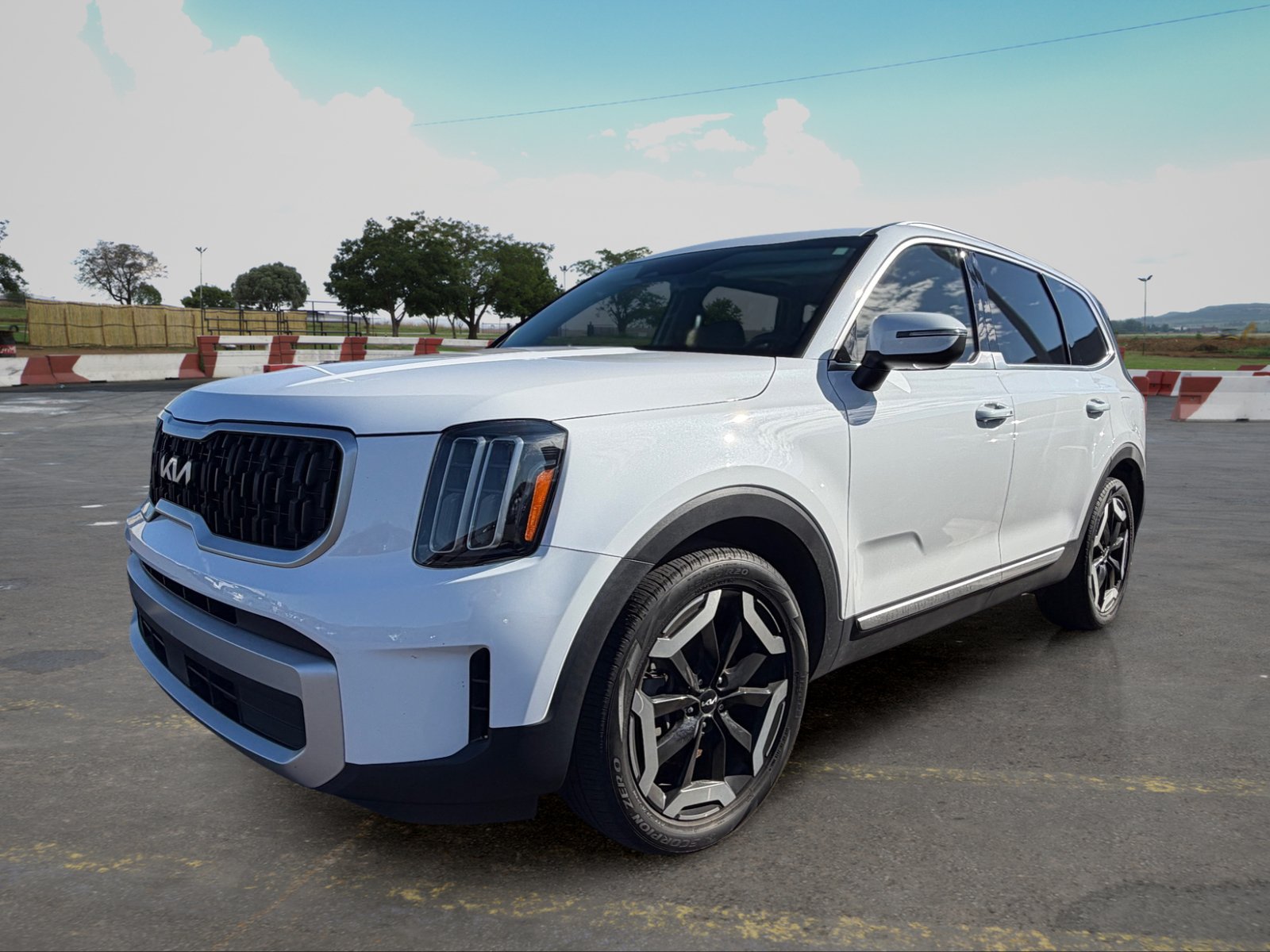 Certified 2025 Kia Telluride EX FWD image 5