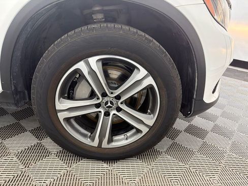Used 2019 Mercedes-Benz GLC 300 w/ Premium Package image 14