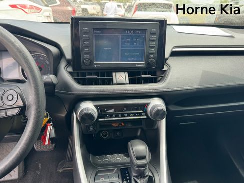 Used 2021 Toyota RAV4 LE FWD image 20