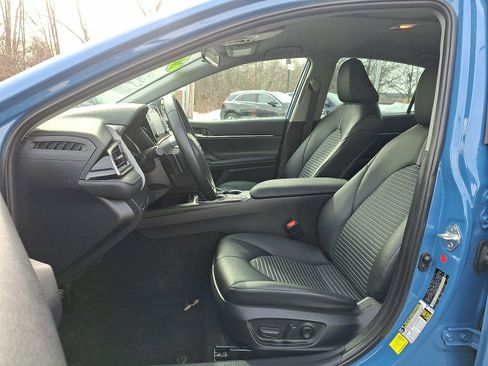 Used 2024 Toyota Camry SE image 14