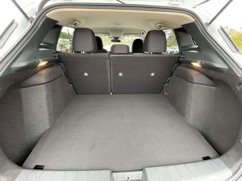 Used 2025 Nissan Kicks SV image 10