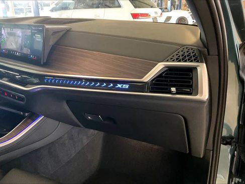 Used 2024 BMW X5 sDrive40i w/ Premium Package image 17