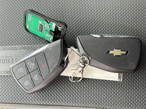 Used 2024 Chevrolet Silverado 1500 ZR2 w/ Technology Package image 27