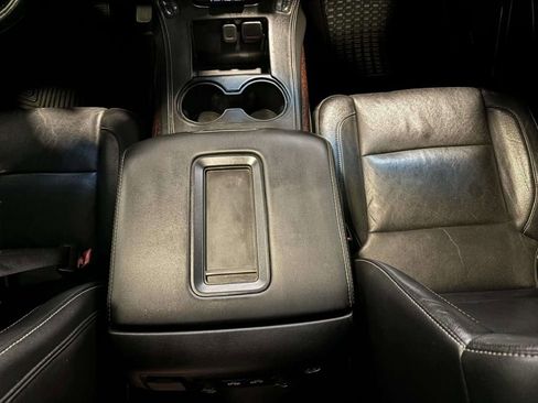 Used 2019 GMC Yukon SLT image 32