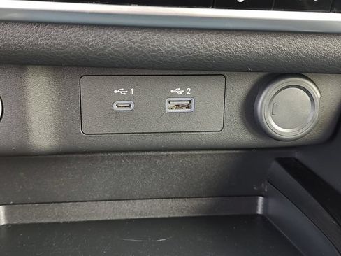 Used 2021 Nissan Rogue SV AWD/4WD image 17