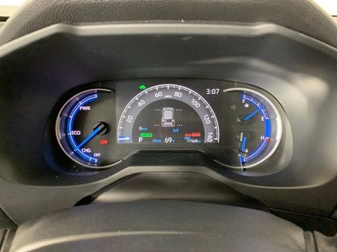 Used 2025 Toyota RAV4 LE AWD/4WD image 22