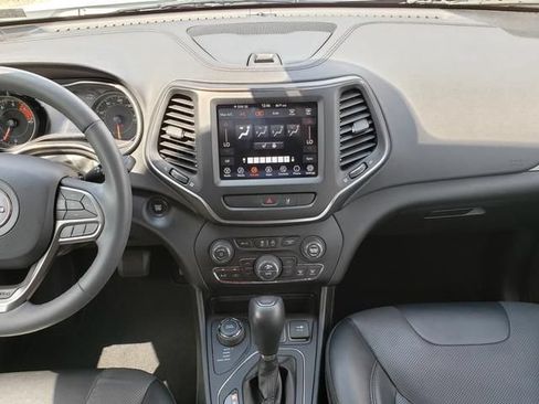 Used 2022 Jeep Cherokee Latitude Lux AWD/4WD image 16