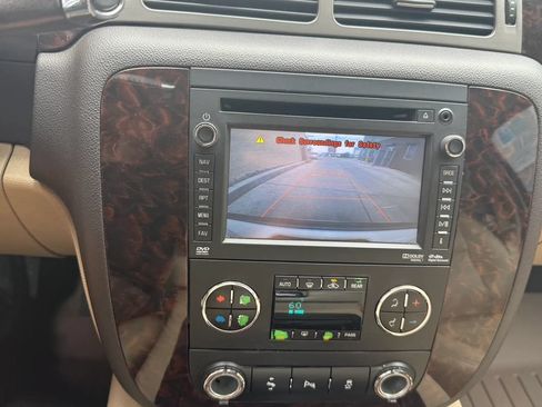 Used 2013 GMC Yukon XL Denali RWD image 18