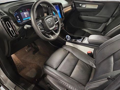 Used 2023 Volvo XC40 B5 Plus w/ Protection Package Premier image 10