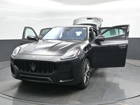 Used 2023 Maserati Grecale Modena AWD/4WD image 48