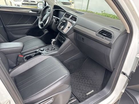 Used 2022 Volkswagen Tiguan SE AWD/4WD image 14