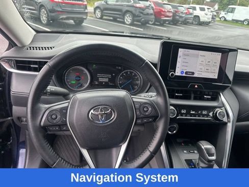 Used 2024 Toyota Venza LE AWD/4WD image 2