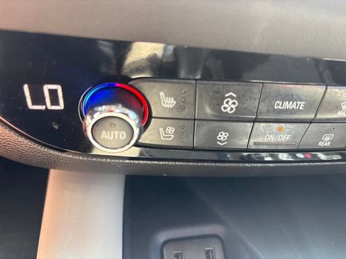 Used 2018 Buick Enclave Premium w/ Experience Buick Package AWD/4WD image 25