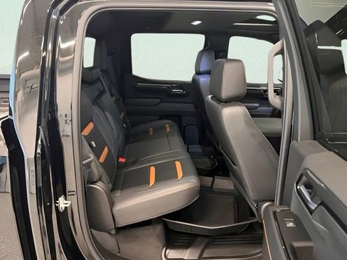 Certified 2024 GMC Sierra 1500 AT4 w/ Technology Package AWD/4WD image 6