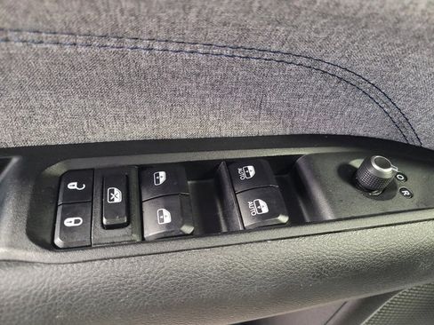 Used 2023 Jeep Compass Sport AWD/4WD image 27