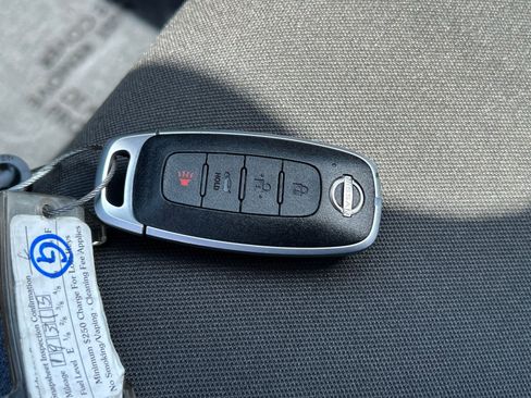 Used 2025 Nissan Versa SV FWD image 22