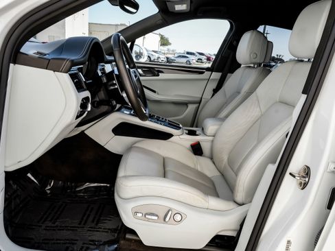 Used 2017 Porsche Macan S image 3