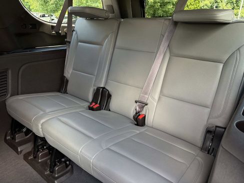 Used 2021 GMC Yukon XL SLT w/ Rear Media and Nav Package AWD/4WD image 33