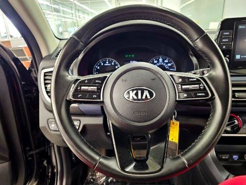 Used 2021 Kia Seltos S image 10
