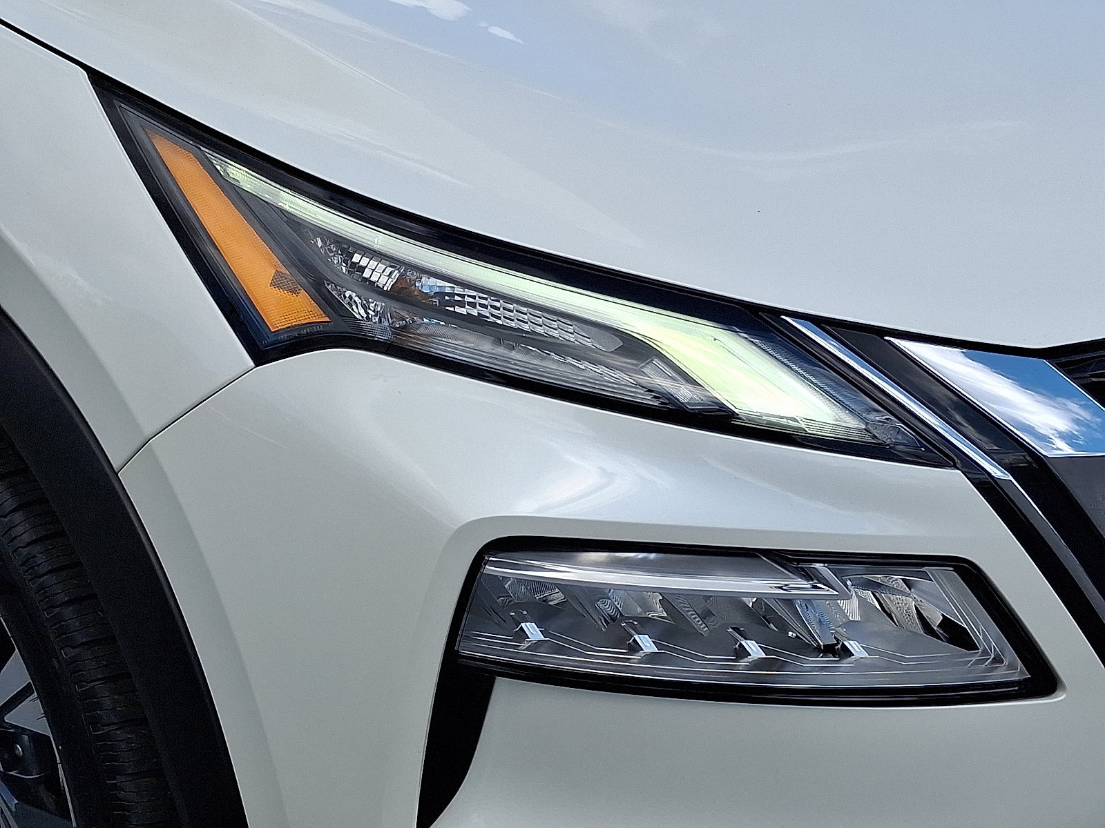 Certified 2023 Nissan Rogue SV w/ SV Premium B Package AWD/4WD image 10