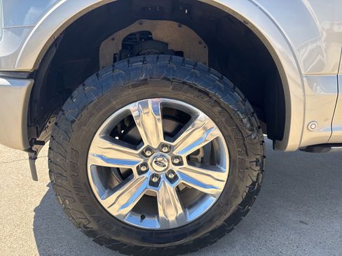 Used 2017 Ford F150 Platinum w/ Equipment Group 701A Luxury image 11