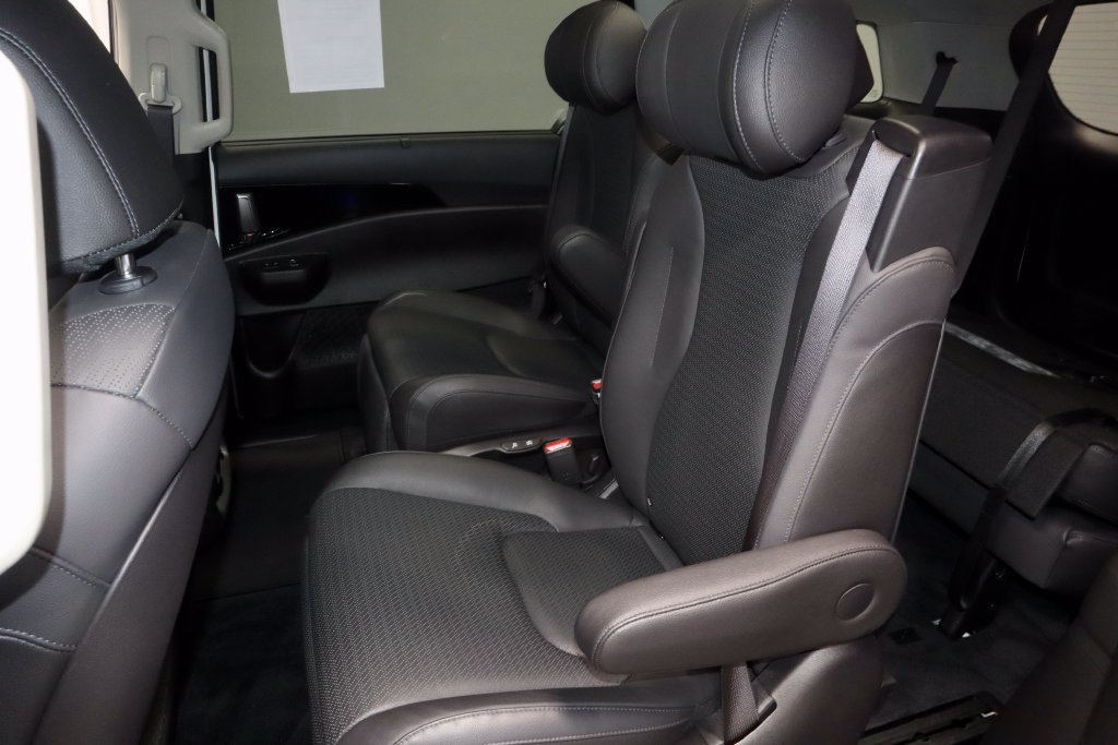 Used 2025 Kia Carnival SX Prestige FWD image 22