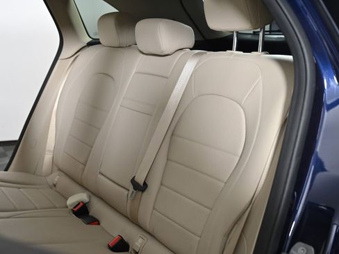 Used 2019 Mercedes-Benz GLC 300 4MATIC image 25