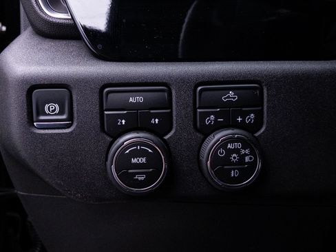 Used 2025 Chevrolet Silverado 1500 RST AWD/4WD image 8