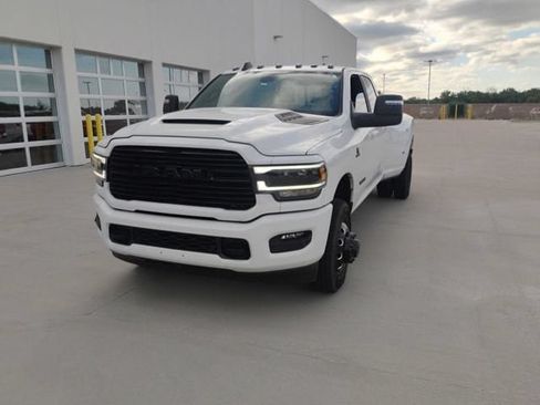Used 2024 RAM 3500 Laramie w/ Night Edition AWD/4WD image 7