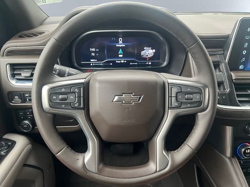 Used 2023 Chevrolet Tahoe Z71 w/ Luxury Package AWD/4WD image 17