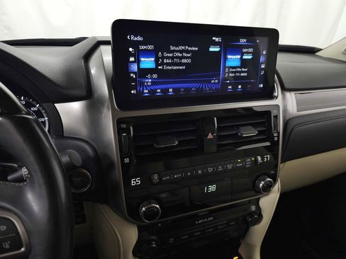 Used 2023 Lexus GX 460 Premium w/ Accessory Package AWD/4WD image 26