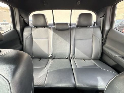 Used 2019 Toyota Tacoma TRD Off-Road image 22