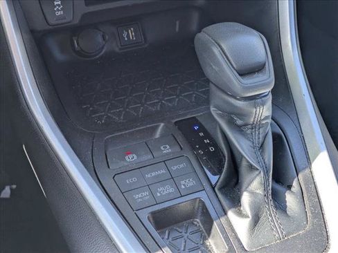 Used 2023 Toyota RAV4 LE AWD/4WD image 10