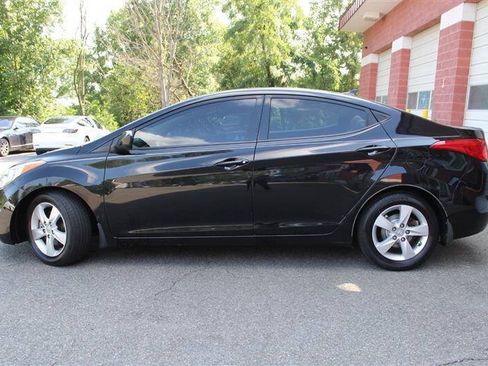 Used 2013 Hyundai Elantra GLS w/ Preferred Pkg FWD image 2