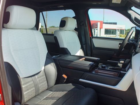 Used 2025 Toyota Sequoia Capstone AWD/4WD image 24
